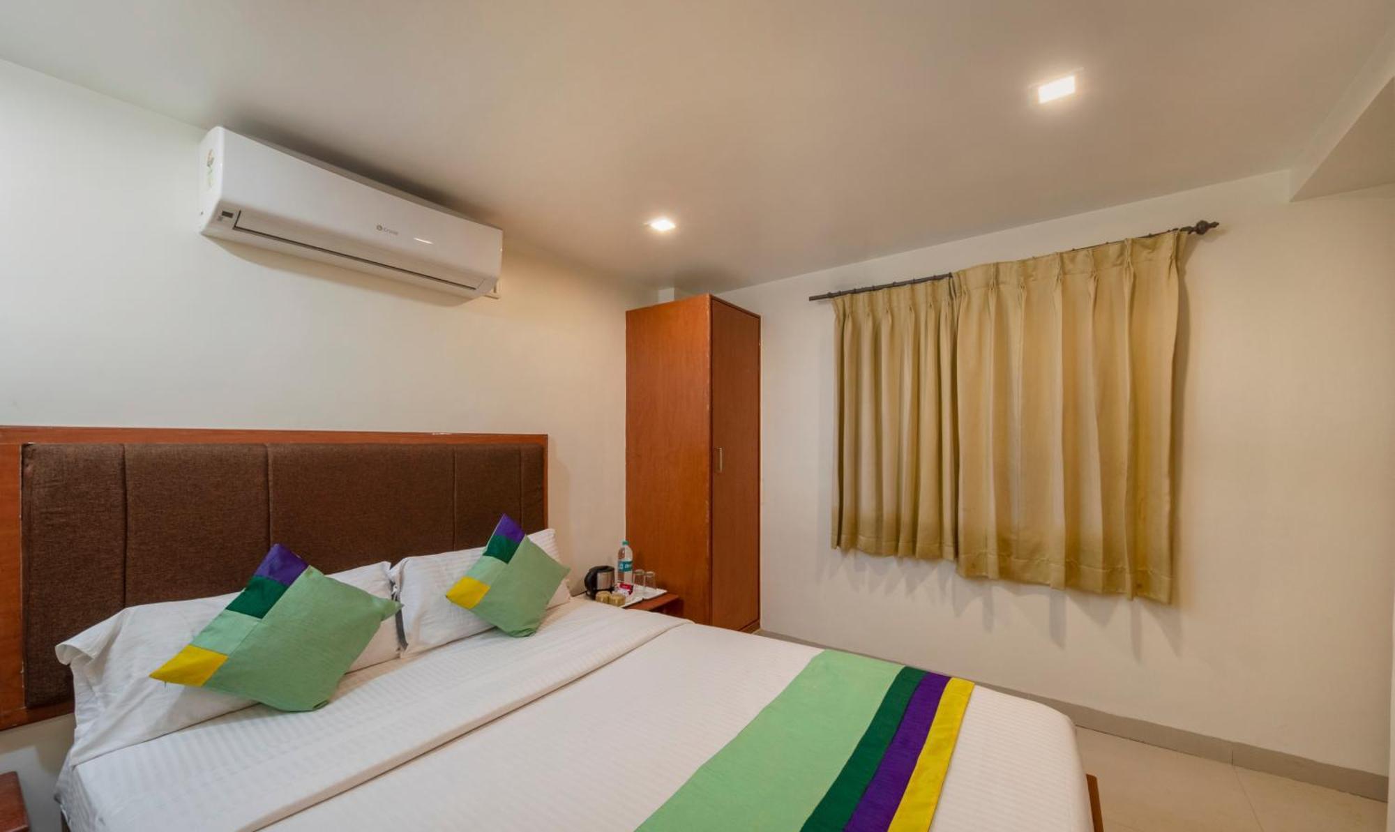 Готель Treebo Sam Residency Коямпутур Екстер'єр фото
