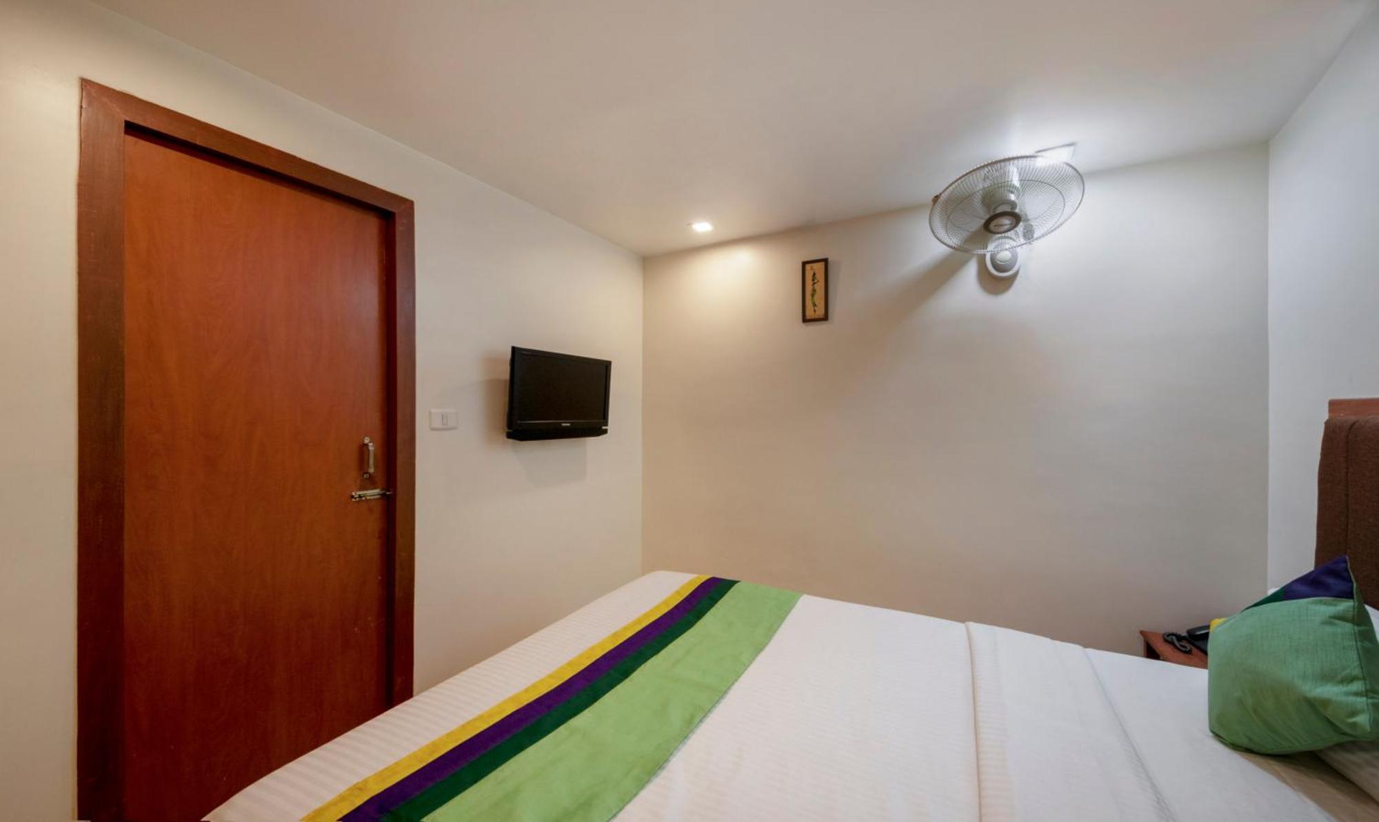 Готель Treebo Sam Residency Коямпутур Екстер'єр фото