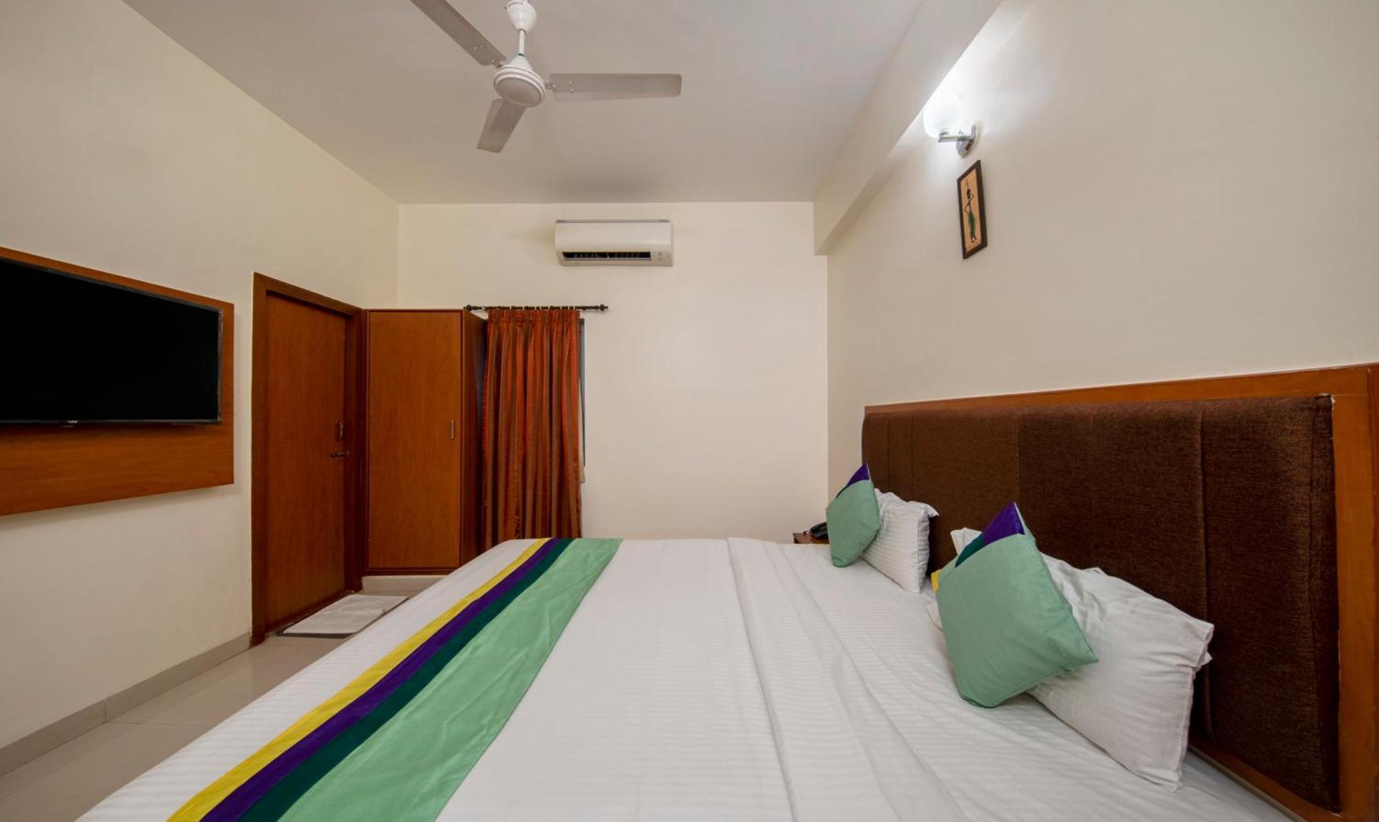 Готель Treebo Sam Residency Коямпутур Екстер'єр фото