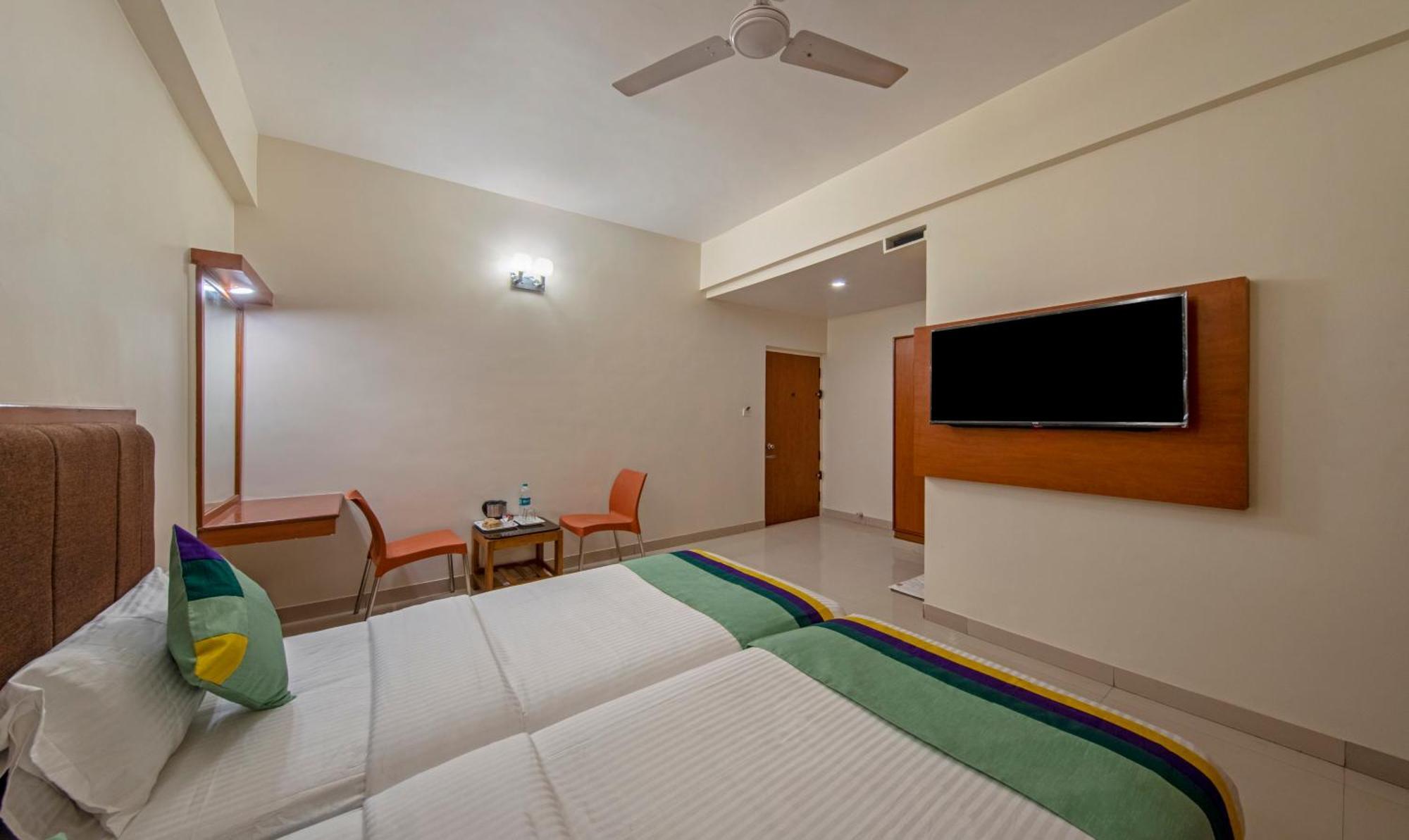 Готель Treebo Sam Residency Коямпутур Екстер'єр фото