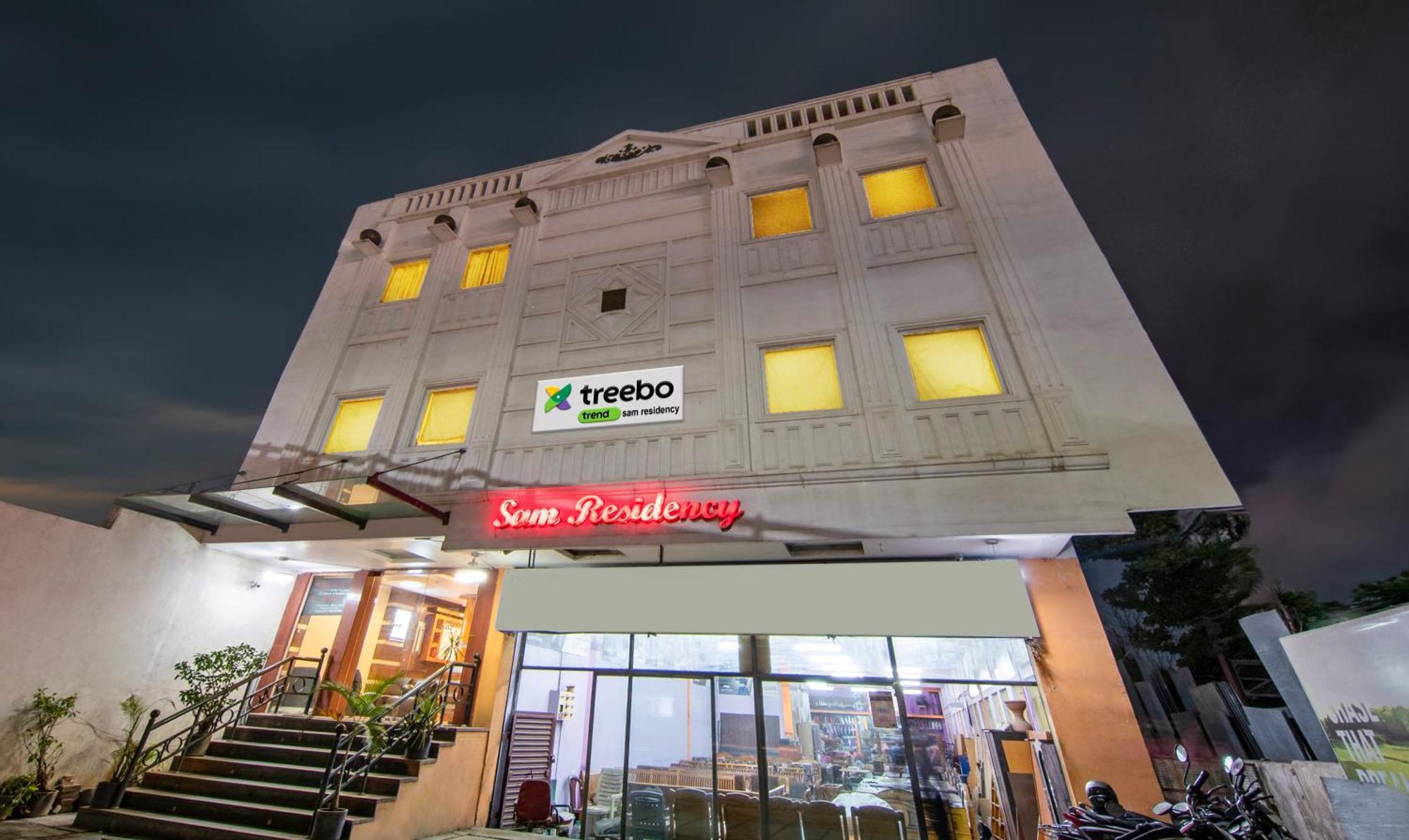 Готель Treebo Sam Residency Коямпутур Екстер'єр фото